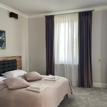 Maisonette 3*